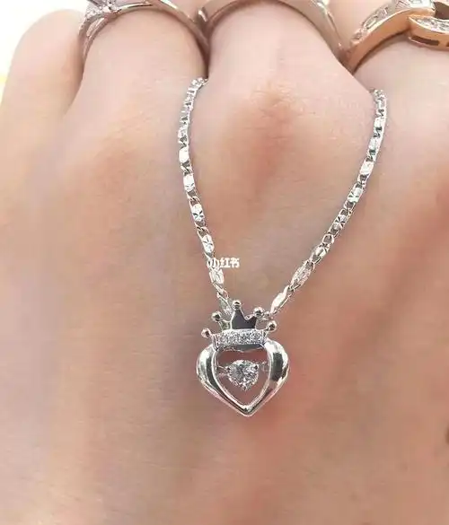 周大生18k白金钻石项链/锁骨链 主钻10分 围镶碎钻10分