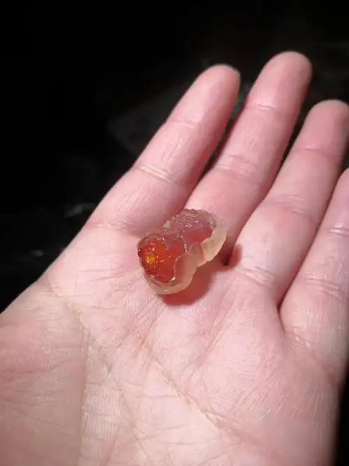 天然糖心玛瑙图片(蓝色糖心玛瑙)