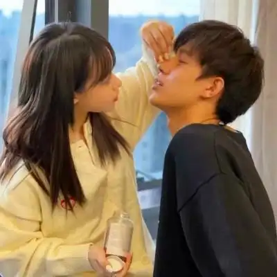 超甜的好看不易撞双人情侣头像