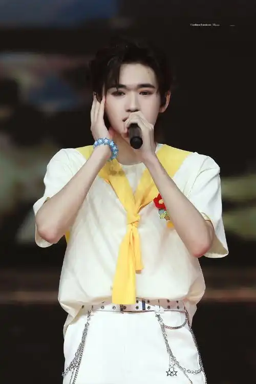 宋亚轩澳门演唱会##时代少年团叁重楼暨出道四周年演唱会