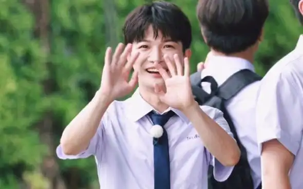 6.12周深泰国跑男开场～高中生深深太帅太嫩了啊啊啊