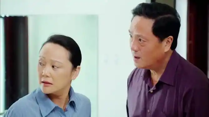 等爱回家:华萝被崔友亮怀疑,娄群送礼物哄果冻_网易视频