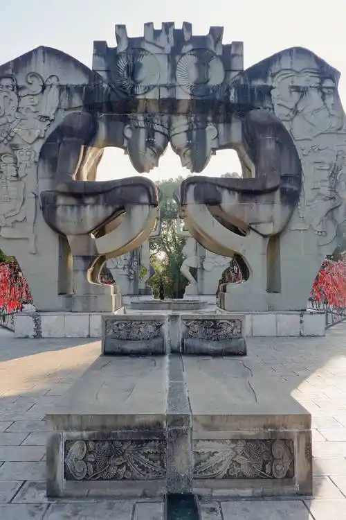 云南有一座双胞小镇,喝了这里的井水就能生双胞胎,游客慕名而来_墨江