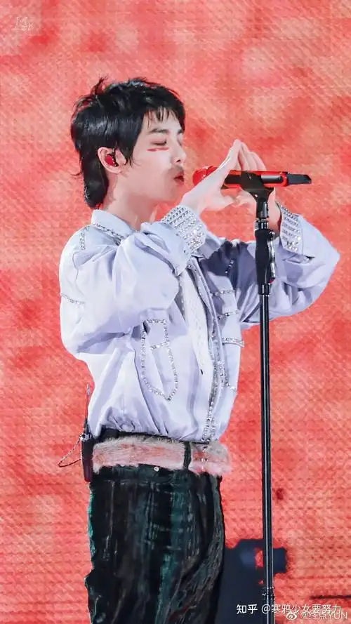 谁有华晨宇专用比心图啊啊?求图告急? - 知乎