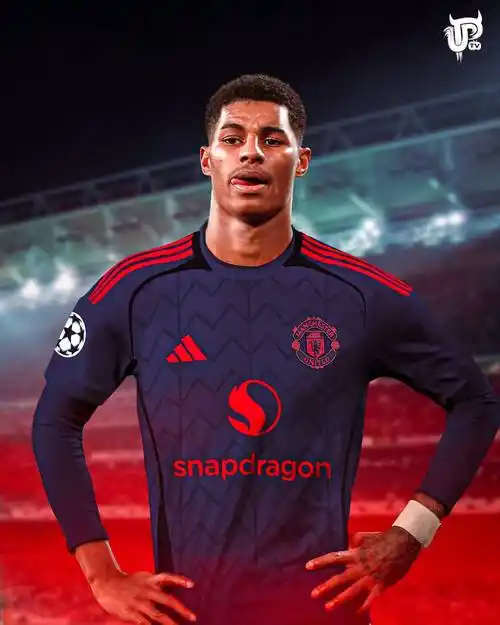 曼联下赛季新球衣曝光,或穿白金战袍!5000万先生恐踢非洲杯缺阵