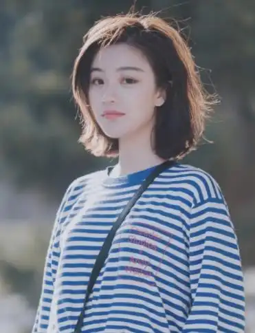 短发发型图片女减龄2022,2022最新短发发型女