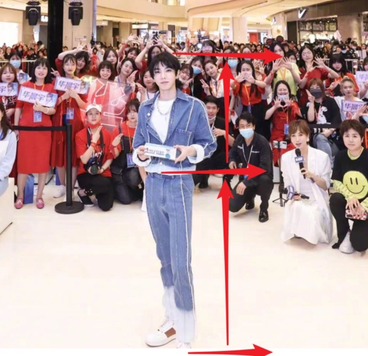 我们都知道,华晨宇的官方身高是173cm,这一点总是被各大网友们诟病