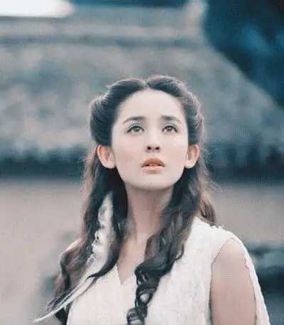 古力娜扎棒球服外套哪个牌子_头像乐园