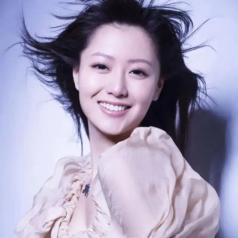 白冰 白冰 中国内地女演员,歌手 白冰(michelle,1986年5月2日-),原名