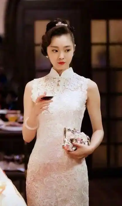 气质完美,女明星穿旗袍,你心中的旗袍女神是谁?_景甜_迪丽热巴_刘亦菲