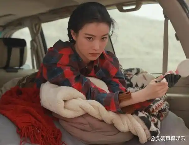 倪妮新剧翻车,油腻表演遭大众一致吐槽,会是下一个靳东吗?