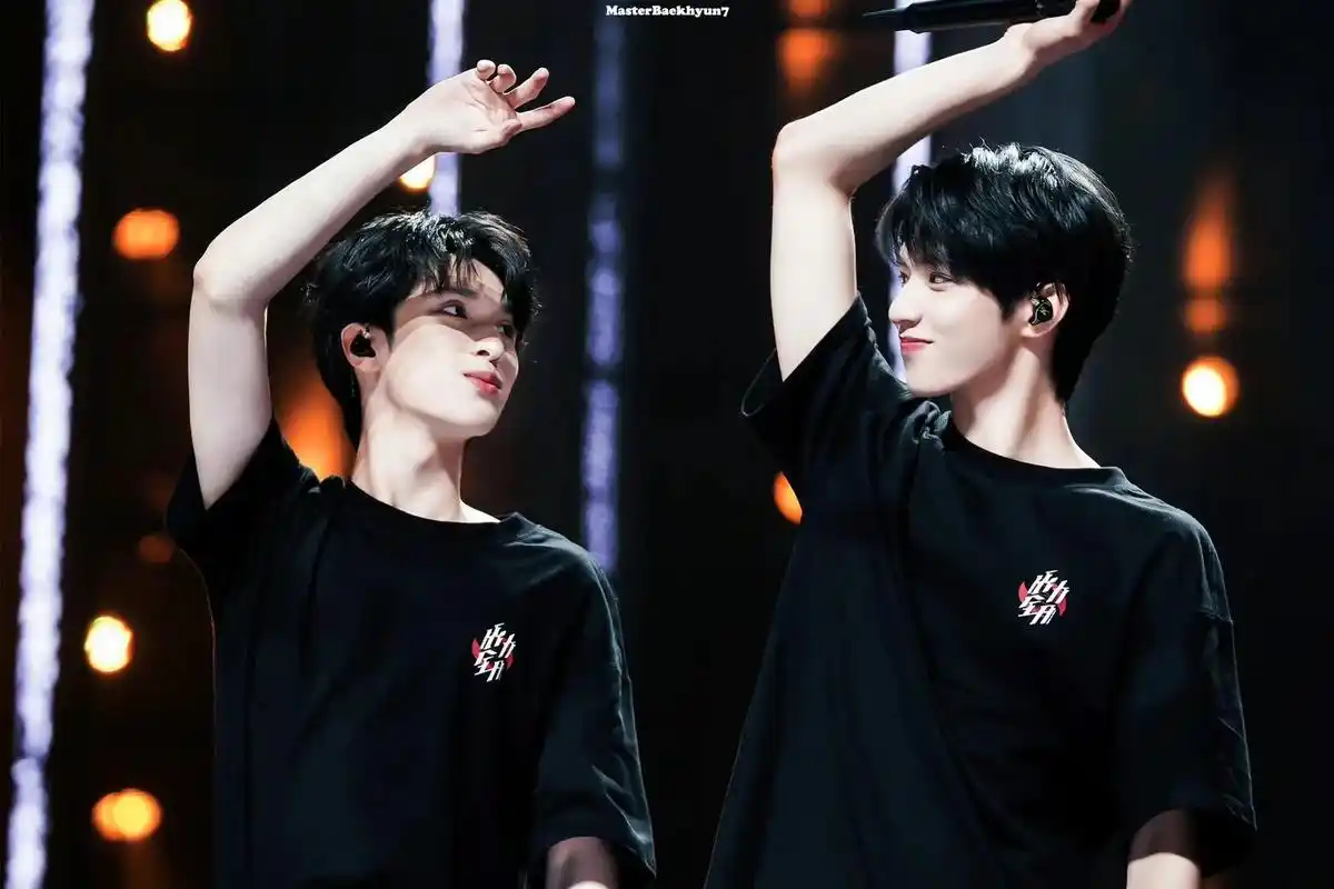 我们俩.火力全开·无尽夏 #文严文 #刘耀文严浩翔 #碗戏  - 抖音