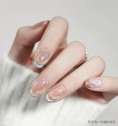 低调时髦的猫眼美甲(秋冬最火的猫眼美甲)(1)