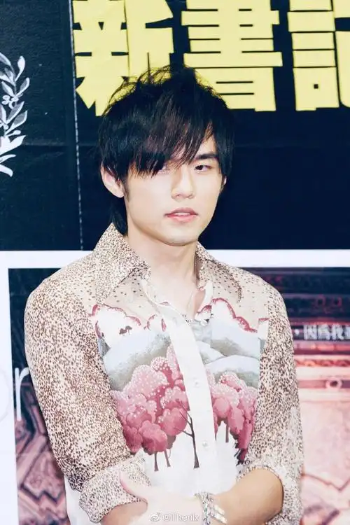 周杰伦超帅侧颜多图