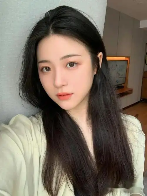 女生如果有这4个特征,是天生的带妆脸,不用化妆也很好看