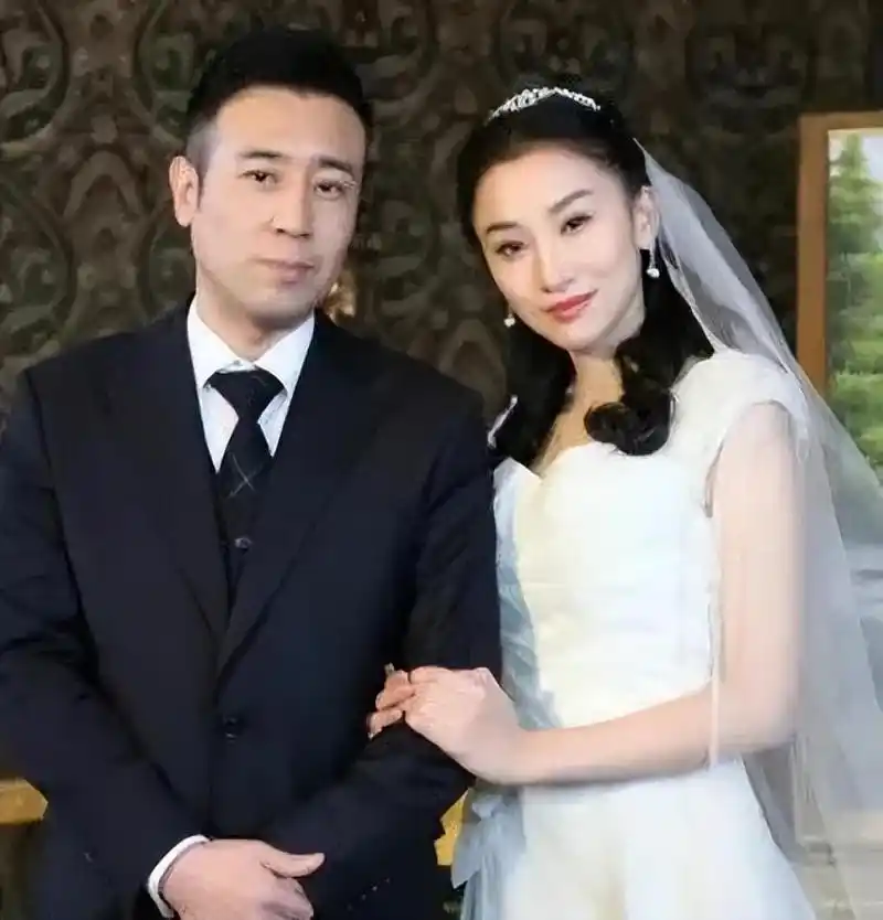 于和伟相守24年的妻子原来是她!五官神似杨童舒,气质不输王丽坤