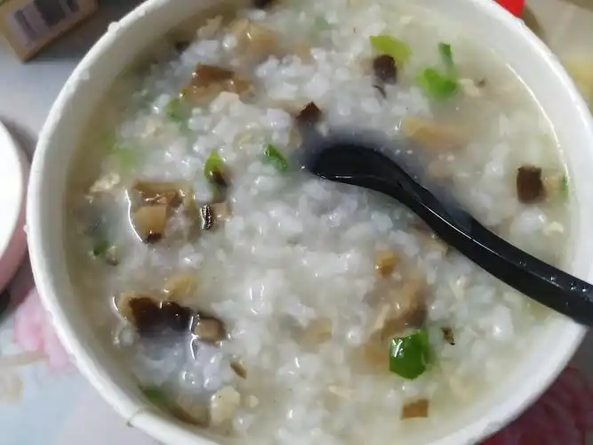 今晚点了一份粥的外卖!好好次啊!