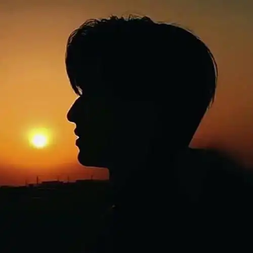 宋亚轩不明显头像