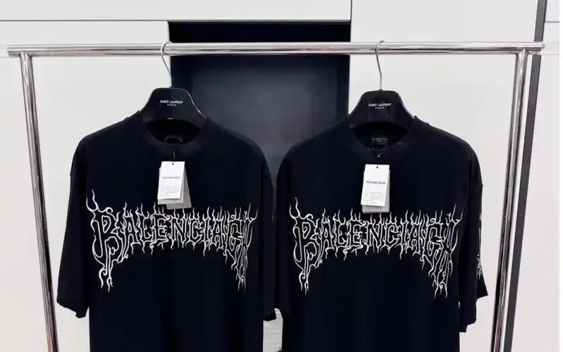 balenciaga巴黎世家高仿2024ss 火焰字母印花短袖 原版购入开发,随意