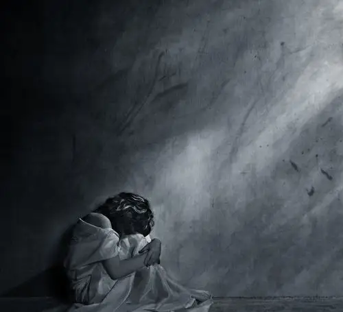 的苦痛,工作的挫败,生活的困苦,命运的坎坷,让朱尊尊的内心绝望而崩溃