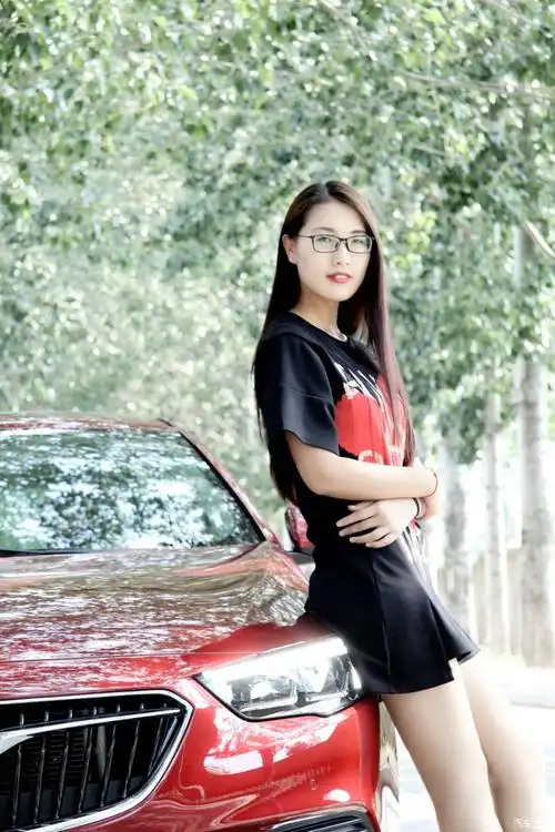 新君威 你是我的菜 为爱车当车模