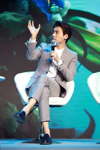 爱上摄影的李易峰是有多迷人!