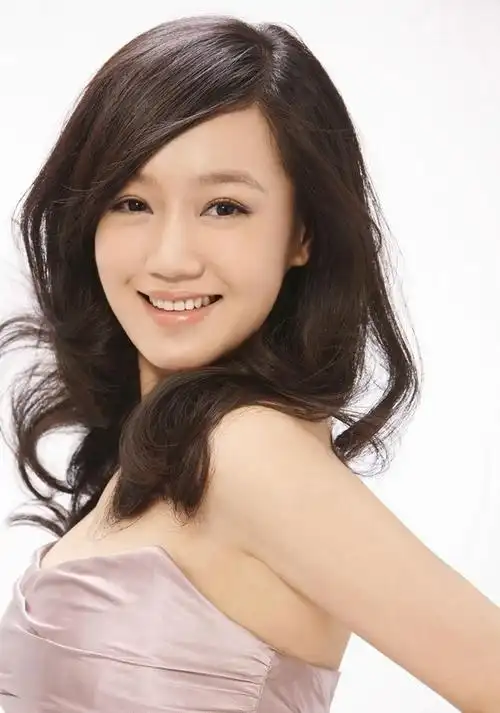 薛佳凝气质迷人时尚写真高清图片