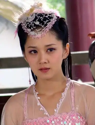 "刁蛮公主"张娜拉晒美照分享日常,年近40依然清纯如少女