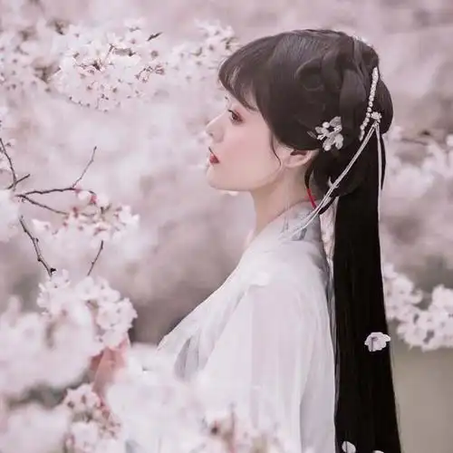 充满仙气的唯美古风女生头像