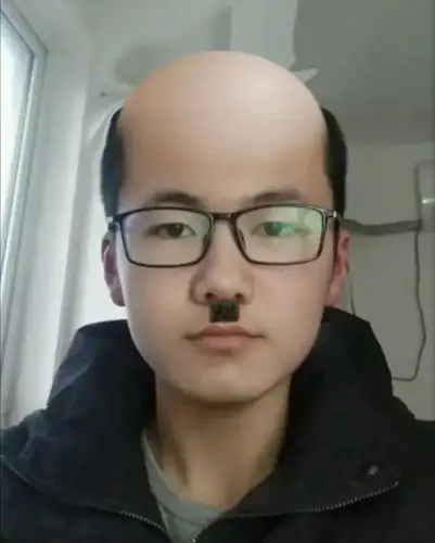 大神,胡子都出来了,还能认出来吗?不过,一脸胡子还是挺帅的.