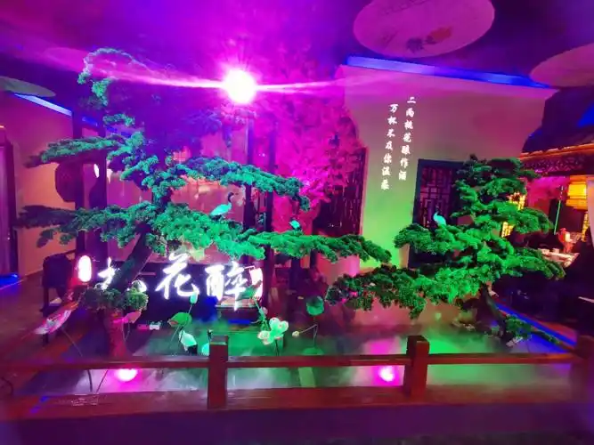 大庆云网红餐厅-桃花醉,国庆期间人太多了,需要提前预约.