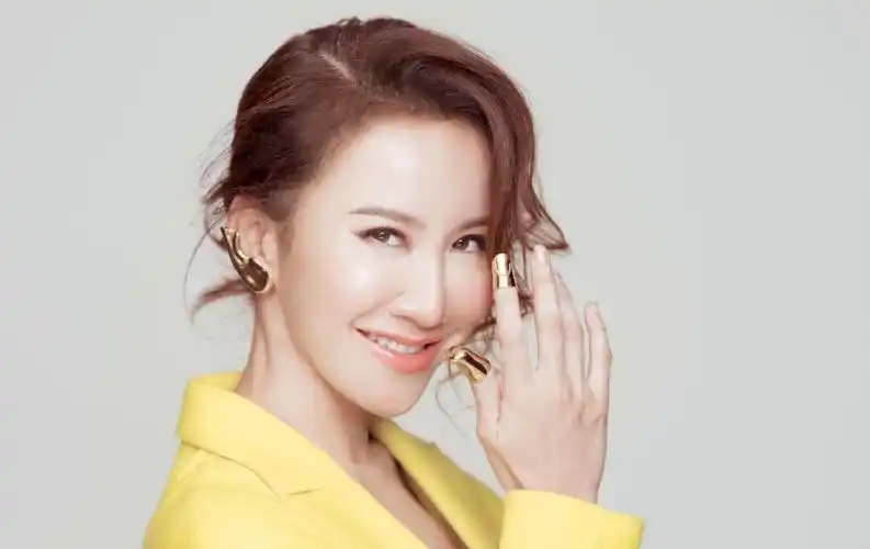 李玟手术后近况曝光,目前忍痛练习走路,坦言:毅力就是止痛药