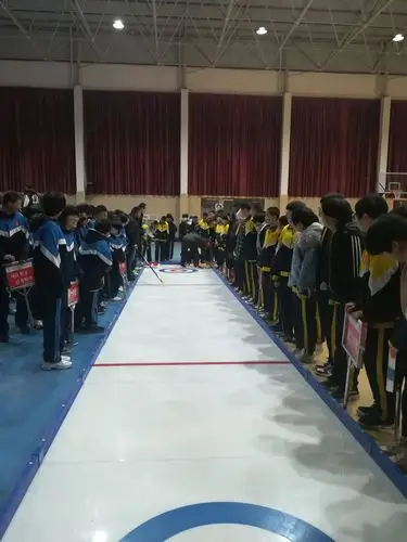 槐阳中学第二届学生冰壶大赛纪实