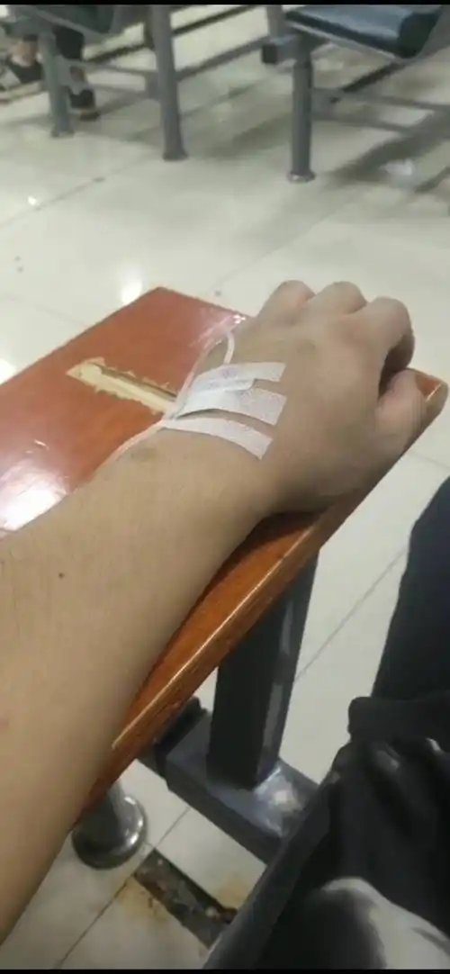老哥们谁有在医院打针的图片花贝都给他