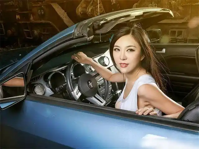 只是好多男人不愿意长大罢了,天天看着豪车图片和美女图片发呆,时不时