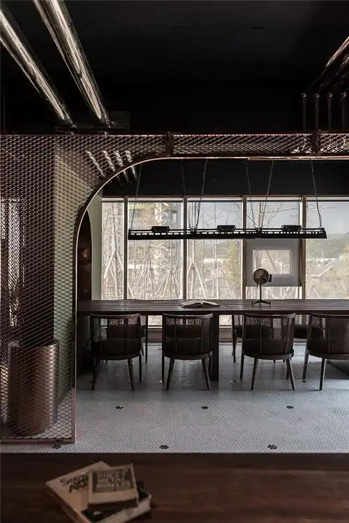 特色重金属工业风精品咖啡厅装修设计方案