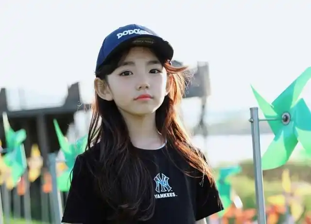 12岁女孩颜值爆表,却"停止发育",别让家长的私心毁了孩子未来