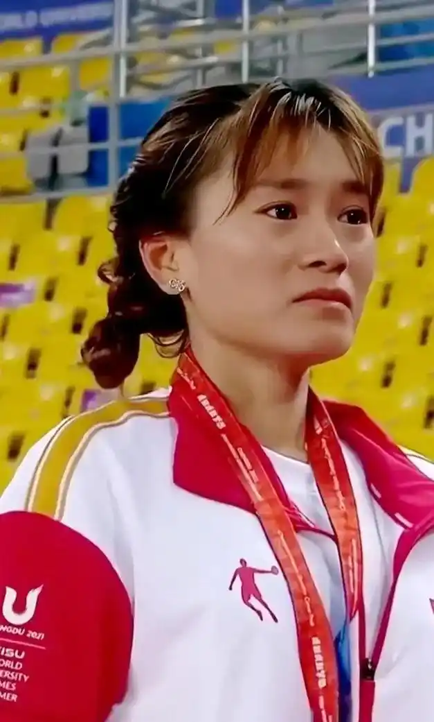 夏雨雨反超夺冠,看到这里泪流满面,#成都大运会 #夏雨雨 # - 抖音