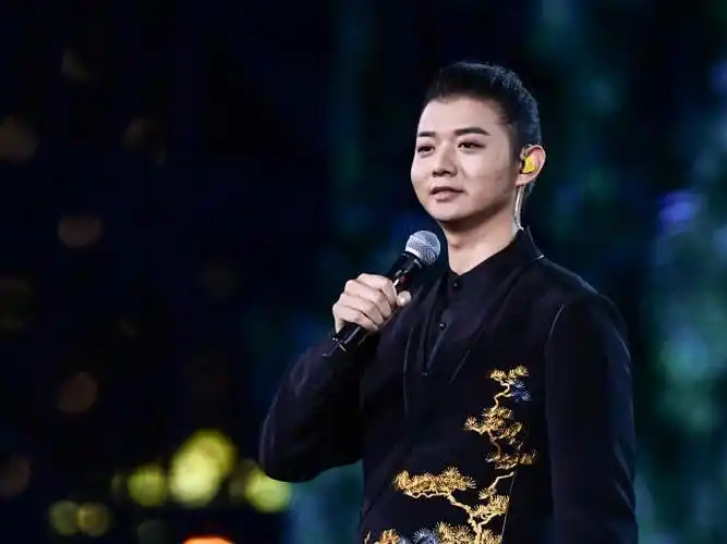 霍尊起诉两名博主名誉权侵权案胜诉##知情人称霍尊已逐渐开展演出