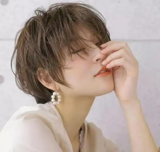 夏天要剪短发,一定不能错过2021年流行的"日系短发",超显脸小