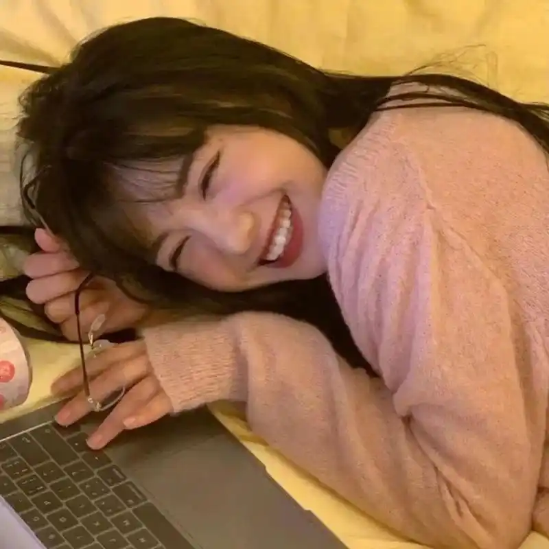 好看的爱笑女生头像