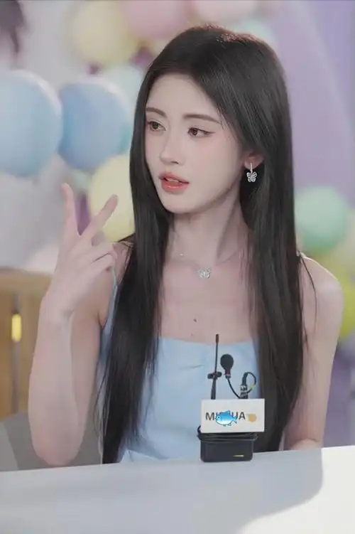 夜深了给还没睡的朋友们放点仙品~92    #鞠婧祎#·#鞠婧祎直播