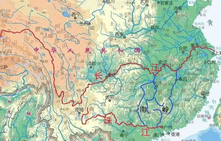东西走向的南岭分隔了两大地形区,南岭以北是"江南丘陵",而南岭以南是
