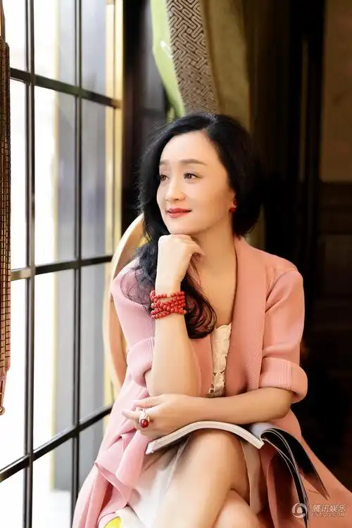 辣妈杨昆最新写真 展端庄娴雅韵味(3)
