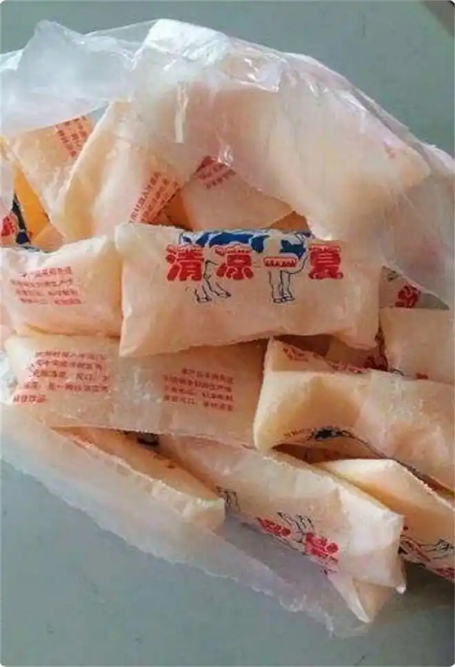 而将它冻成冰块以后也是很多孩子们的最爱,我猜这也是很多80后和90后