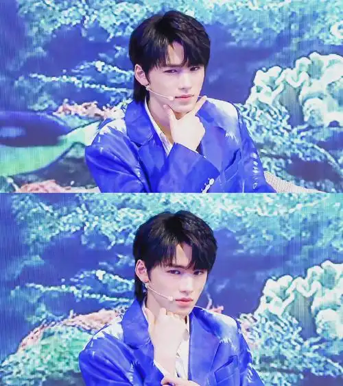 宋亚轩蓝色西装造型随拍