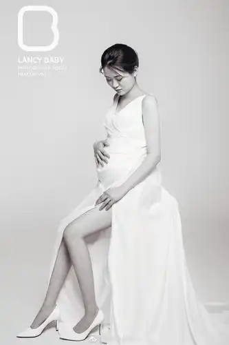 这组超美孕妇照迷人的一塌糊涂身上自带一种特殊的孕妈气质浑身