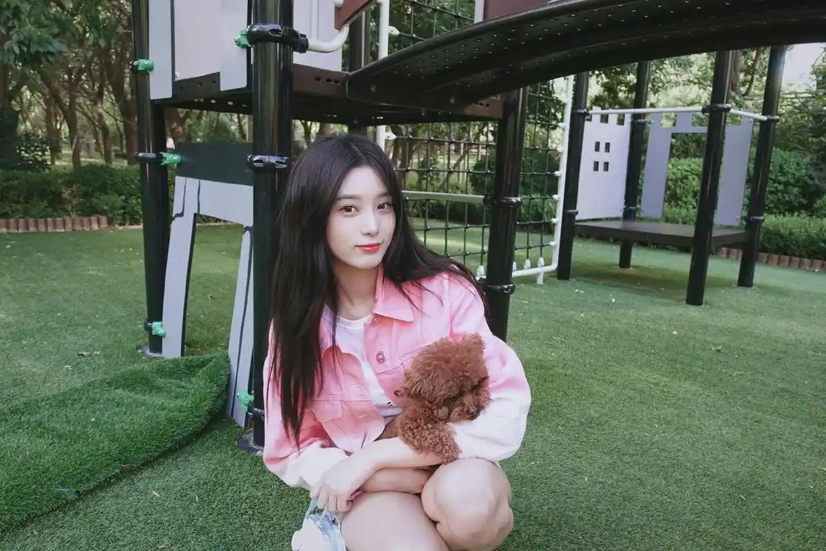 徐艺洋说黄子韬穿假货,他的回复令人笑喷