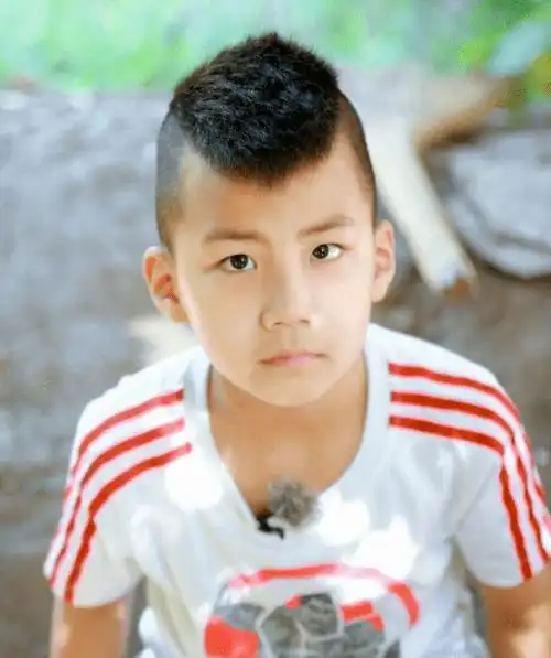 10位内地星二代大变样,甜馨越来越像妈,康康身高超1米8_王诗龄_照片