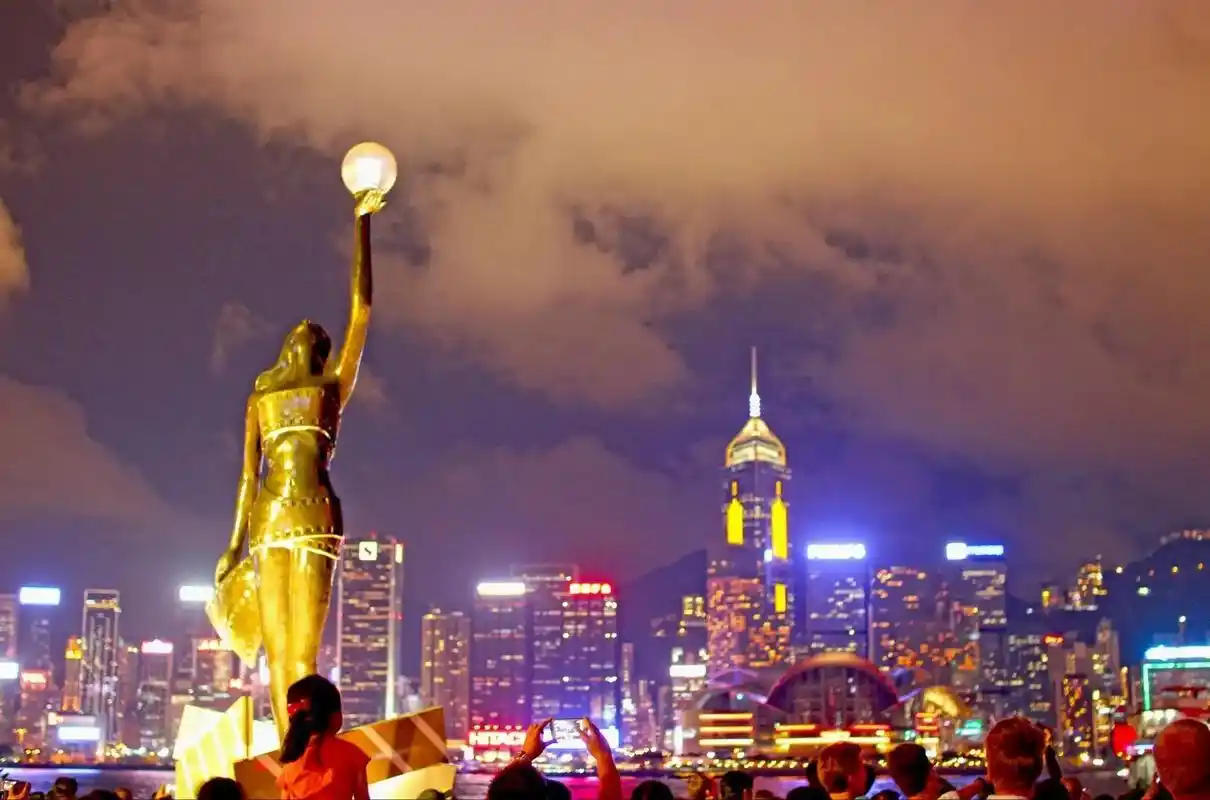 香港星光大道——从经典中品味香港精神